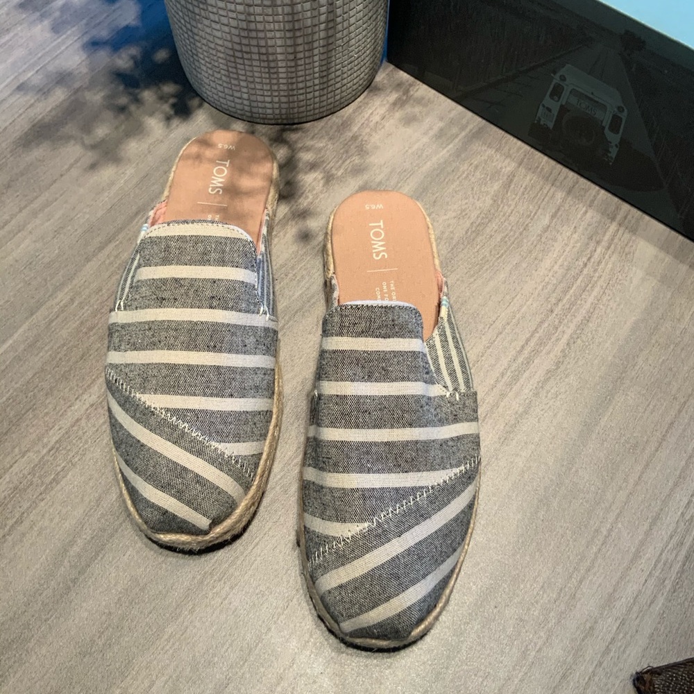Toms